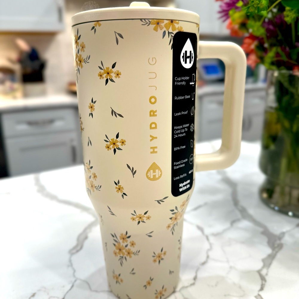 Cottage Core Hydrojug 🌼 🌸 🌻 40OZ